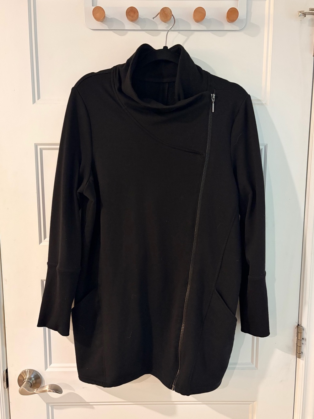 Hyba Women’s Black Asymmetrical Zip Sweater | XXL